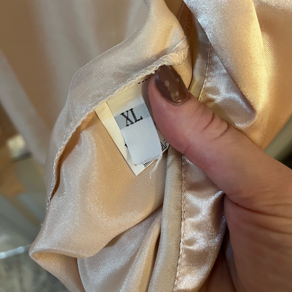 Pink Robe Size XL - Picture 6 of 11